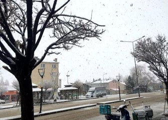 Bayburt'un yüksek kesimleri yeniden beyaza büründü, Sırakayalar Şelalesi buz tuttu