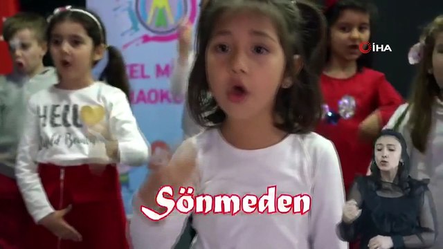 Minik öğrenciler İstiklal Marşı’nı işaret dili ile okudu