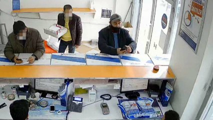 Çaldıklarını kargoyla gönderip almaya uçakla giden hırsız son işinde uçağı kaçırınca…