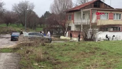 MALATYA Kendisine şiddet uyguladığını öne sürdüğü babasını öldürüp, okula gitti - Yeniden