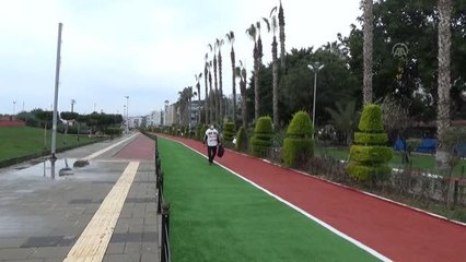 Oyuncu İğdigül, hayvanlara yapılan işkenceye dikkat çekmek için Mersin'den İzmir'e yürüyecek