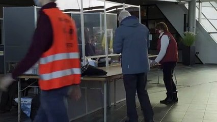 Aperti i seggi in Olanda. Il "frugale" Mark Rutte verso una nuova riconferma