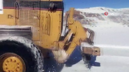 - Van Büyükşehir Belediyesi’nin kar mesaisi sürüyor