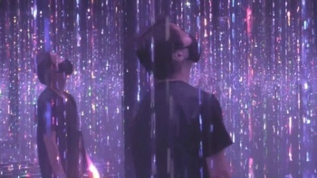 Los japoneses TeamLab sumergen una sauna en su nueva exposición en Tokio