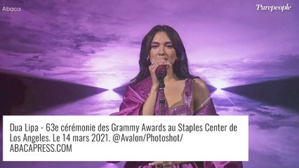 Dua Lipa : Revivez son strip-tease pailleté, torride performance aux Grammy Awards 2021