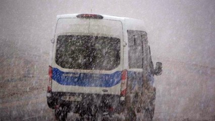 Yüksekova'da yoğun kar yağışı