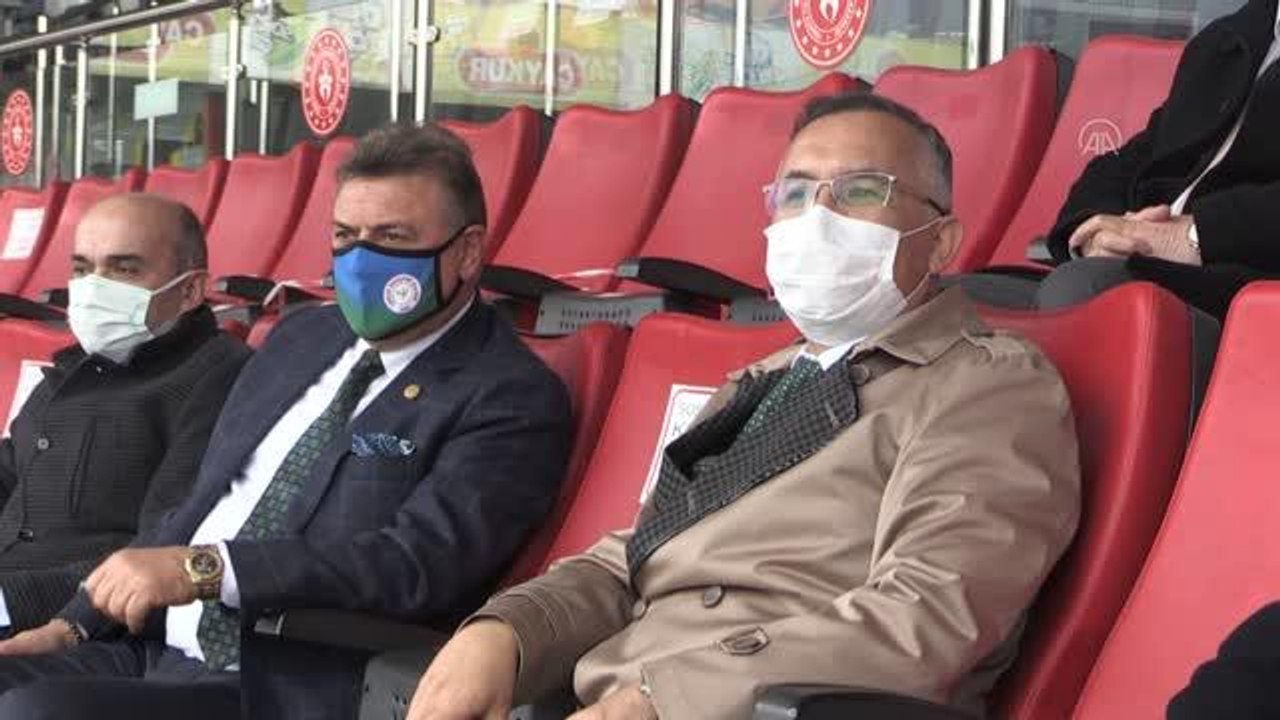 Çaykur Rizespor Kulübü Başkanı Kartal, teknik direktör Bülent Uygun'a güveniyor