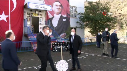 Bakan Selçuk: “Uzaktan eğitim yüz yüze eğitime göre iki kat daha meşakkatli bir eğitimdi”