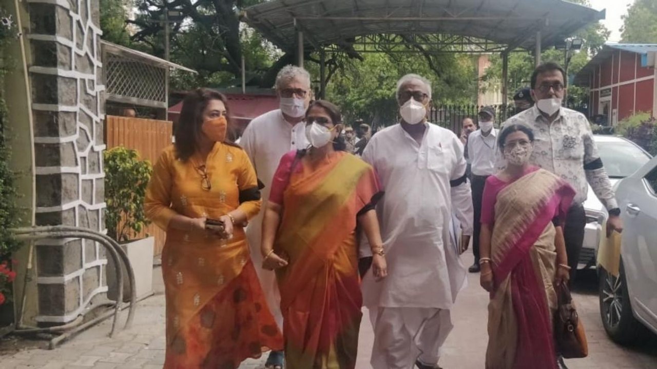 TMC MPs delegation complaint EC about CM Mamata injuries