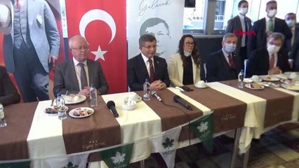 ÇANAKKALE Davutoğlu, Çanakkale'de pazar gezip, alışveriş yaptı