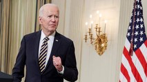 Biden ordena iniciar vacunación de todos los adultos antes del 1 de mayo