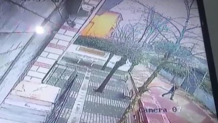 Sultanbeyli'de, 2 yeğenini silahla öldürdüğü gerekçesiyle yakalanan şüpheli adliyeye sevk edildi