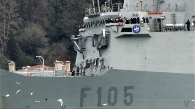 İspanya savaş gemisi İstanbul Boğazı'ndan geçti