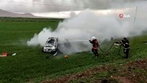 Takla atarak yoldan çıktı, saniye farkı ile alev topuna dönen araçtan kurtuldu Takla atarak yoldan çıktı, saniye farkı ile alev topuna dönen araçtan kurtuldu