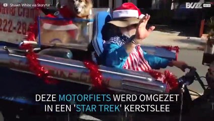 De Kerstman is aangekomen in Californië...op een motorfiets!