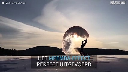 Het Mpemba-effect tijdens zonsondergang