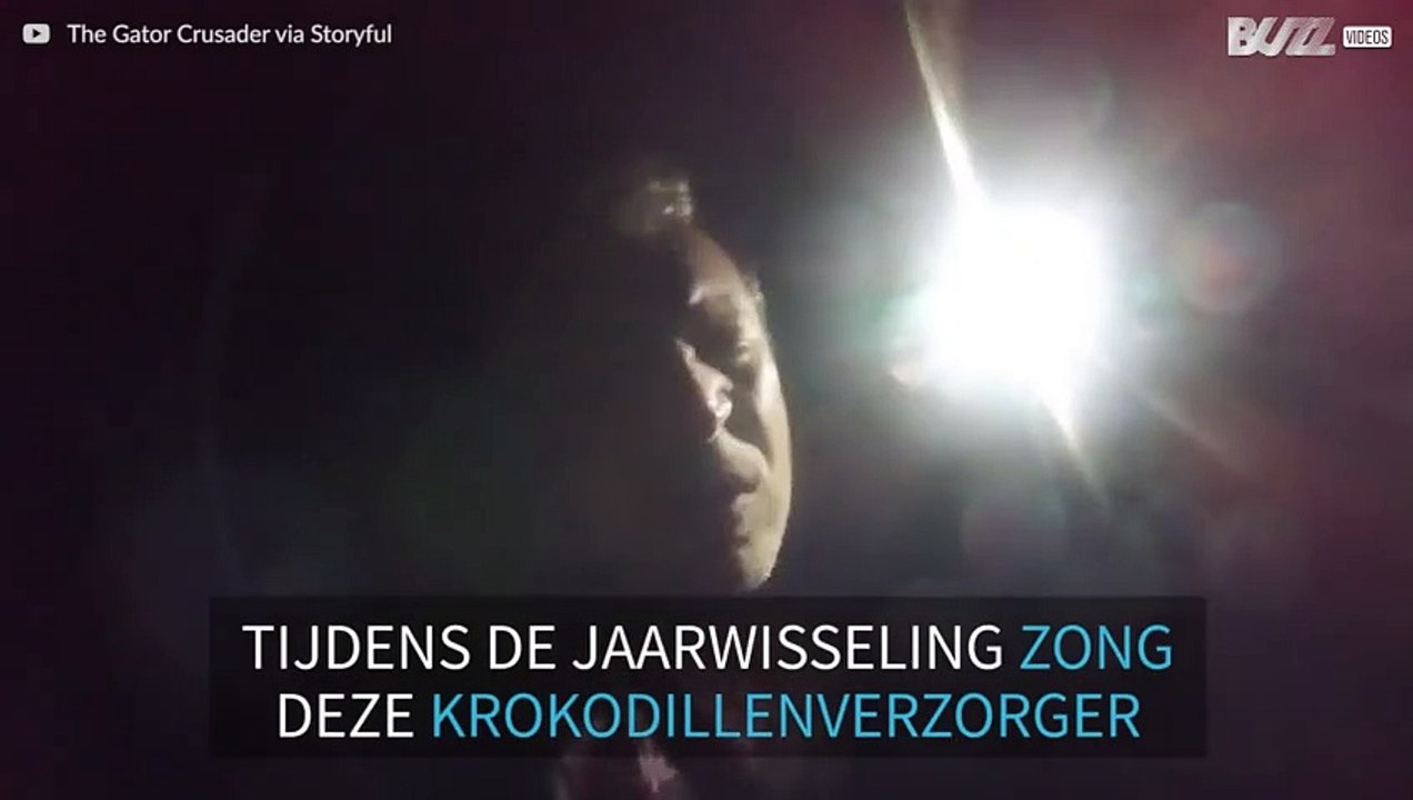Man kalmeert zijn krokodillen tijdens de jaarwisseling door te zingen