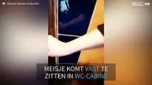Meisje filmt moment waarop ze uit een toilet wordt gered op Snapchat