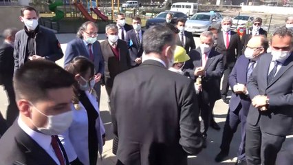 Bakan Selçuk, Valilik ile Özel Eğitim ve Uygulama Okulu'nu ziyaret etti