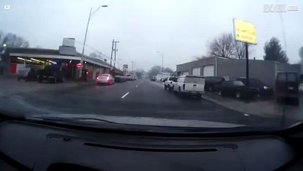 Dashcam legt heftig verkeersongeluk vast