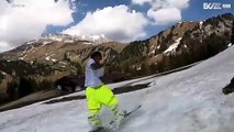 [TRANSLATE] - Snowboarder takes advantage of remaining snow in Italian Alps
