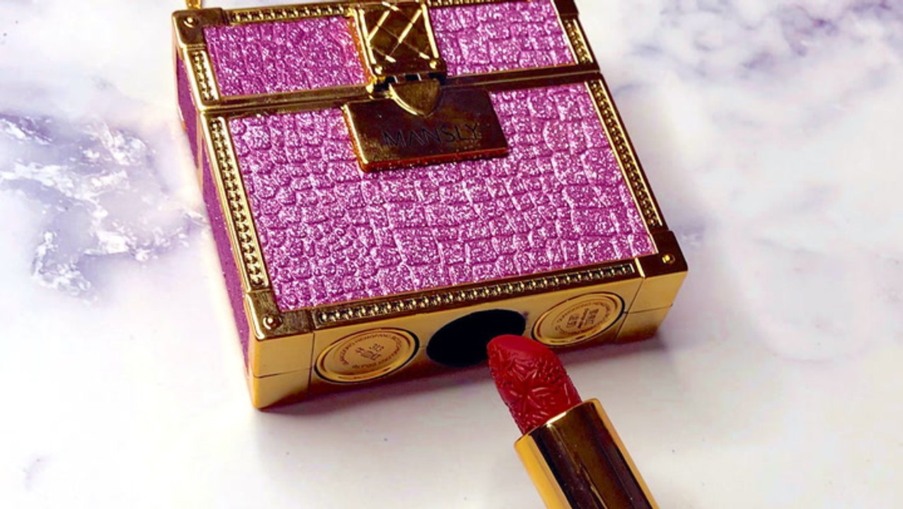 We tested out a $15 lipstick dispensing bag tha...