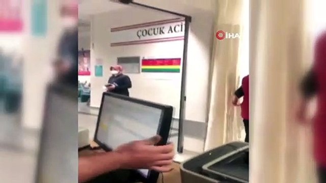 Hasta yakını ile sağlık çalışanı arasındaki tartışma anbean kameralara yansıdı