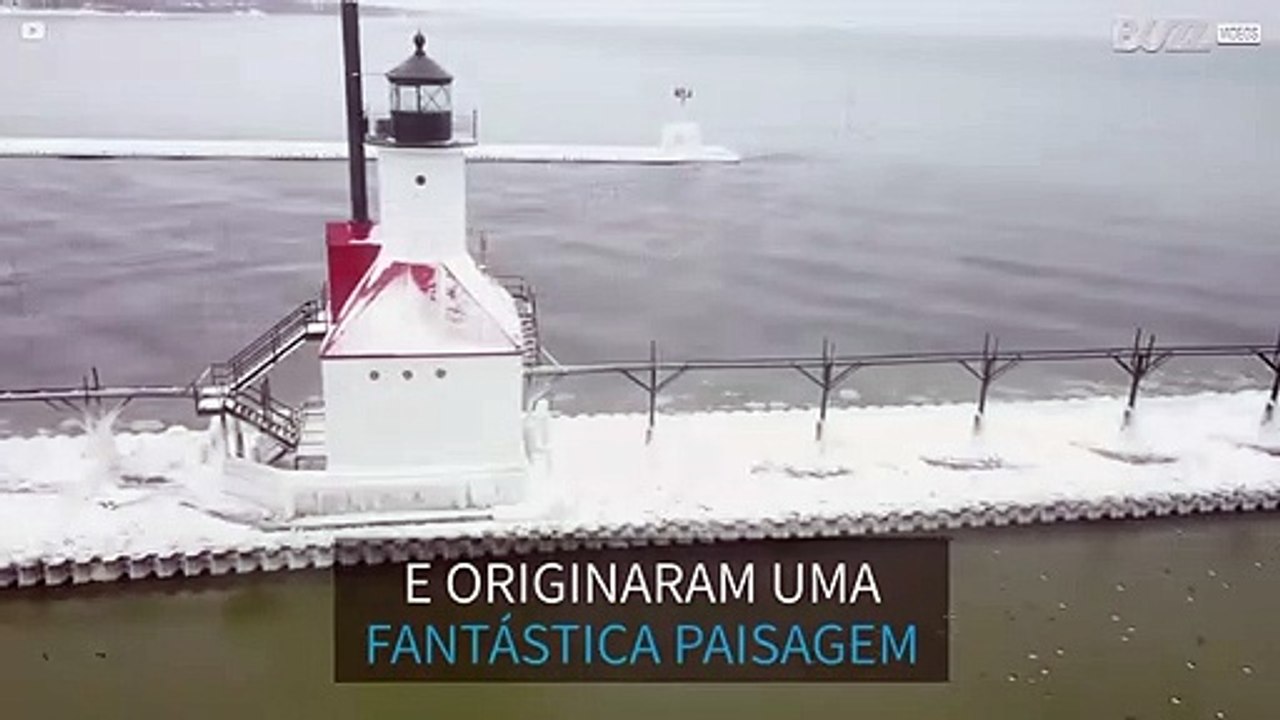 Farol Saint Joseph Lighthouse congelado