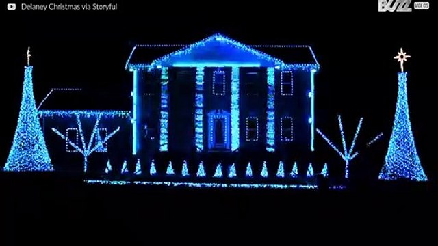 Espetáculo de luzes de Natal ao som de dubstep