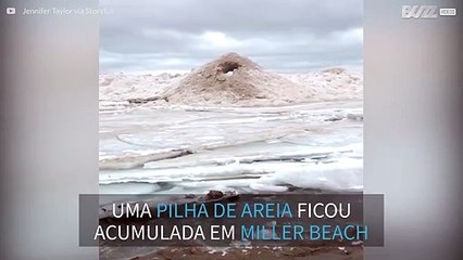 "Vulcão" de areia forma-se no Lago Michigan