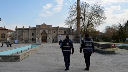 'Çok yüksek riskli' Aksaray pazar günü tam kapanmayacak