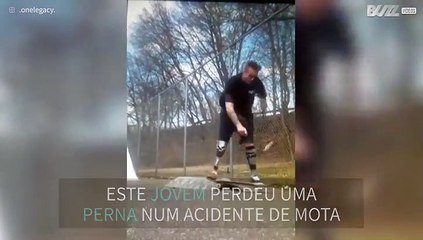 Jovem com perna amputada mostra ser um grande skater