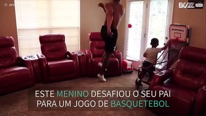 Pai destrói filho em jogo de basquetebol