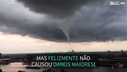 Raro fenómeno: Tornado sobre Amsterdão!