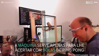 Streamer cria robô lançador de bolas de ping pong ao vivo