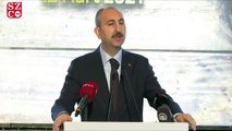 Bakan Gül’den hakim ve savcılara: Anayasadan başka hiçbir yerden emir almayacaksınız