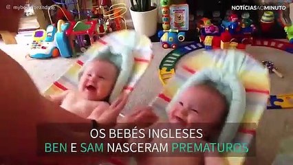 A gargalhada destes gémeos contagia qualquer pessoa