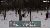 Snowboarder culpa árvore depois de ir contra ela!