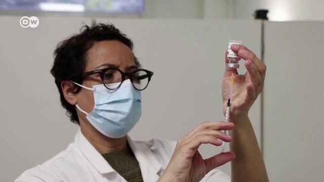 Что не так с вакциной AstraZeneca - почему некоторые страны приостановили ее использование?