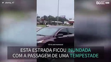 Estrada fica completamente inundada após tempestade