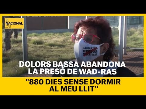 Dolors Bassa abandona aquest matí la presó de Wad-ras a Barcelona.