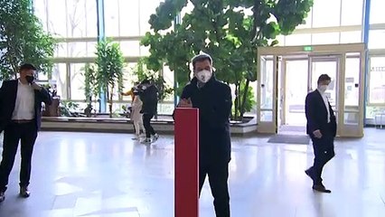 Söder besucht Teststation in Nürnberger Schule