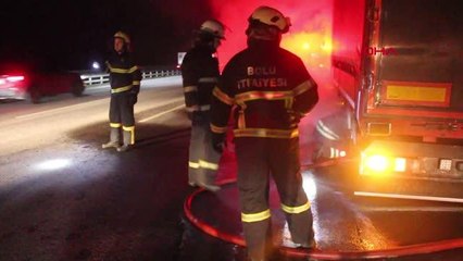 BOLU Seyir halindeki TIR'ın lastikleri alev aldı