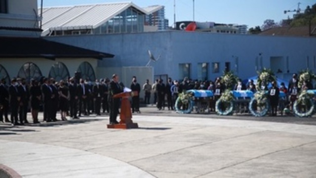 Llegan a Guatemala los cuerpos de los 16 migrantes calcinados en México