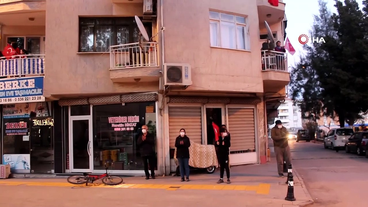 Manisa'nın Alaşehir ilçesinde gök kubbe İstiklal Marşı ile inledi