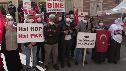 Son dakika haberleri: HDP önündeki aileler, teröristlerin çocuklarına zorla açıklama yaptırmasına tepki gösterdi
