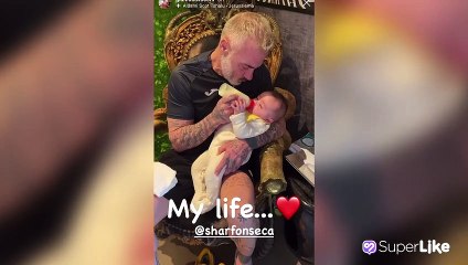 Con biberón en la mano, así enamoró Gianluca Vacchi junto a su hija