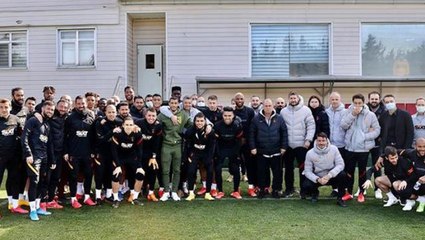 Belhanda, sosyal medyadan yaptığı paylaşımla takım arkadaşları ve teknik ekibe veda etti