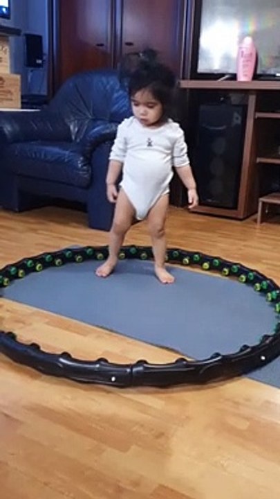 trying to do holla hoop