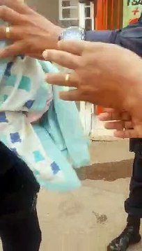 Policiais militares salvam recém-nascida engasgada com leite